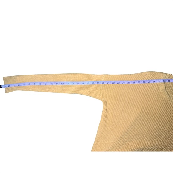 Modern Hollister Size Medium Mustard Yellow Ribbed Knit Crew Neck Sweater - Picture 7 of 8